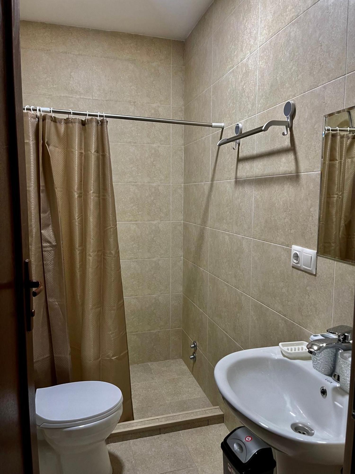 Myfamily Hotel Tbilisi Room photo